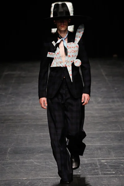 Look 13
